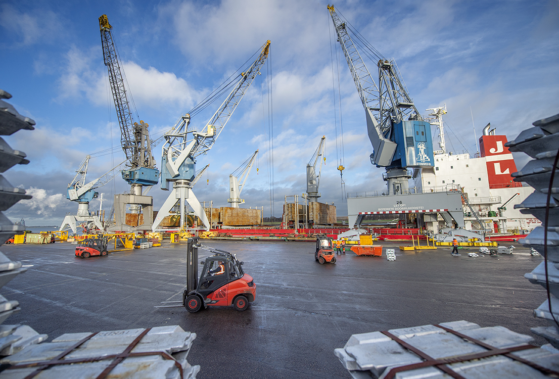 A multi-faceted refinancing for C. Steinweg